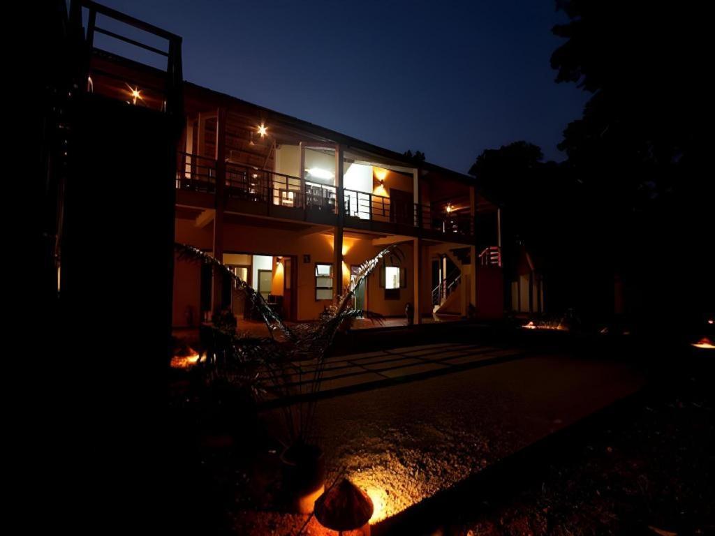 Forest Floor Lodge Каттьен Экстерьер фото